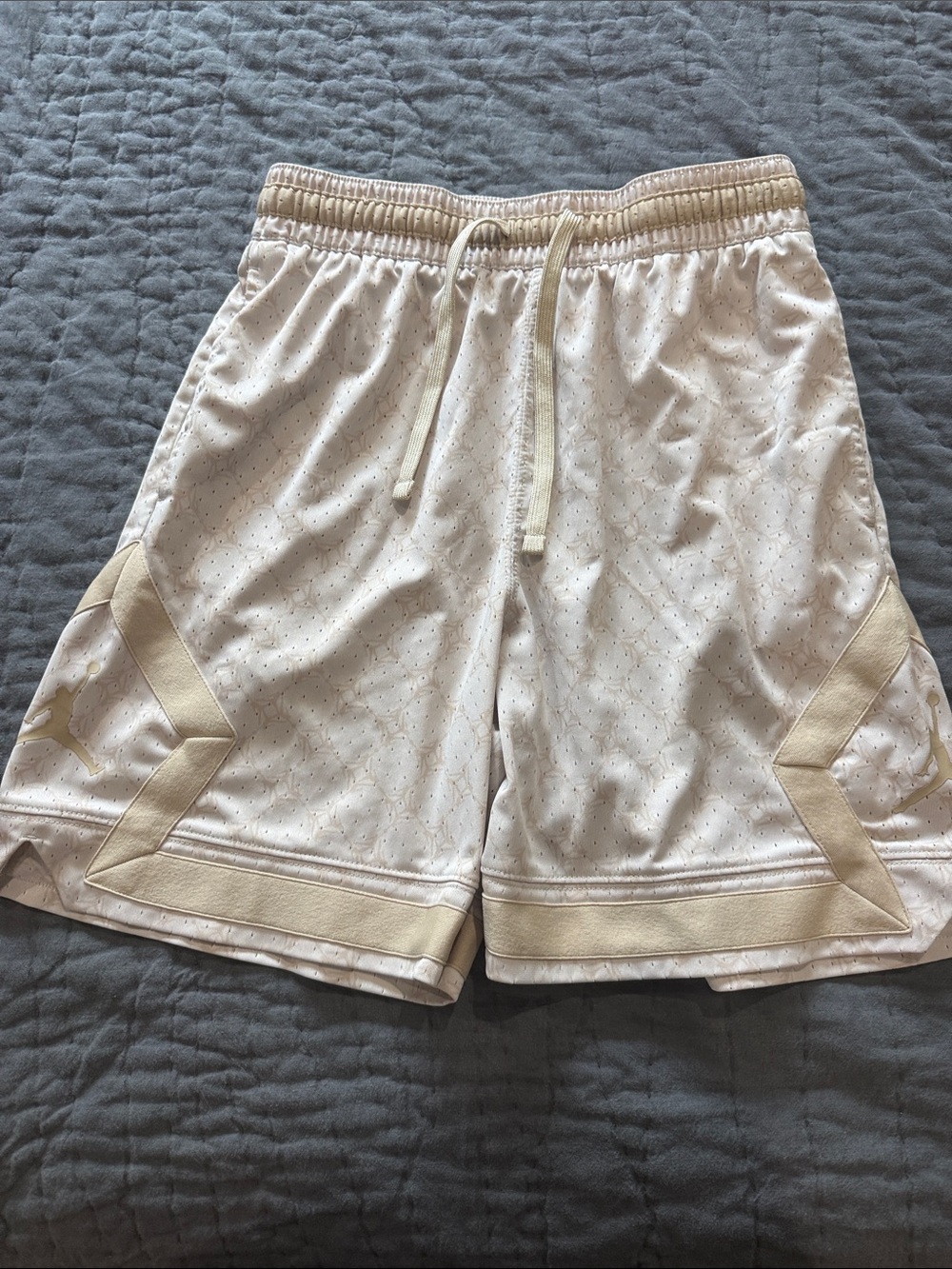 Jordan Men's Cream Athletic Basketball Shorts with Drawstring